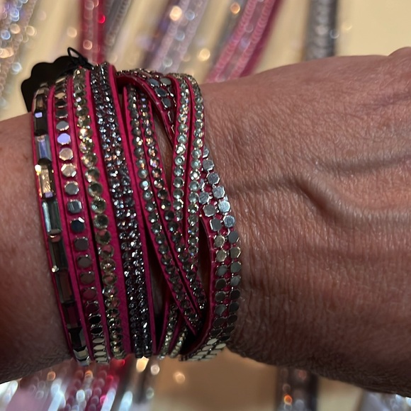 Wrap brackets pick 4 for $20 - Picture 1 of 7